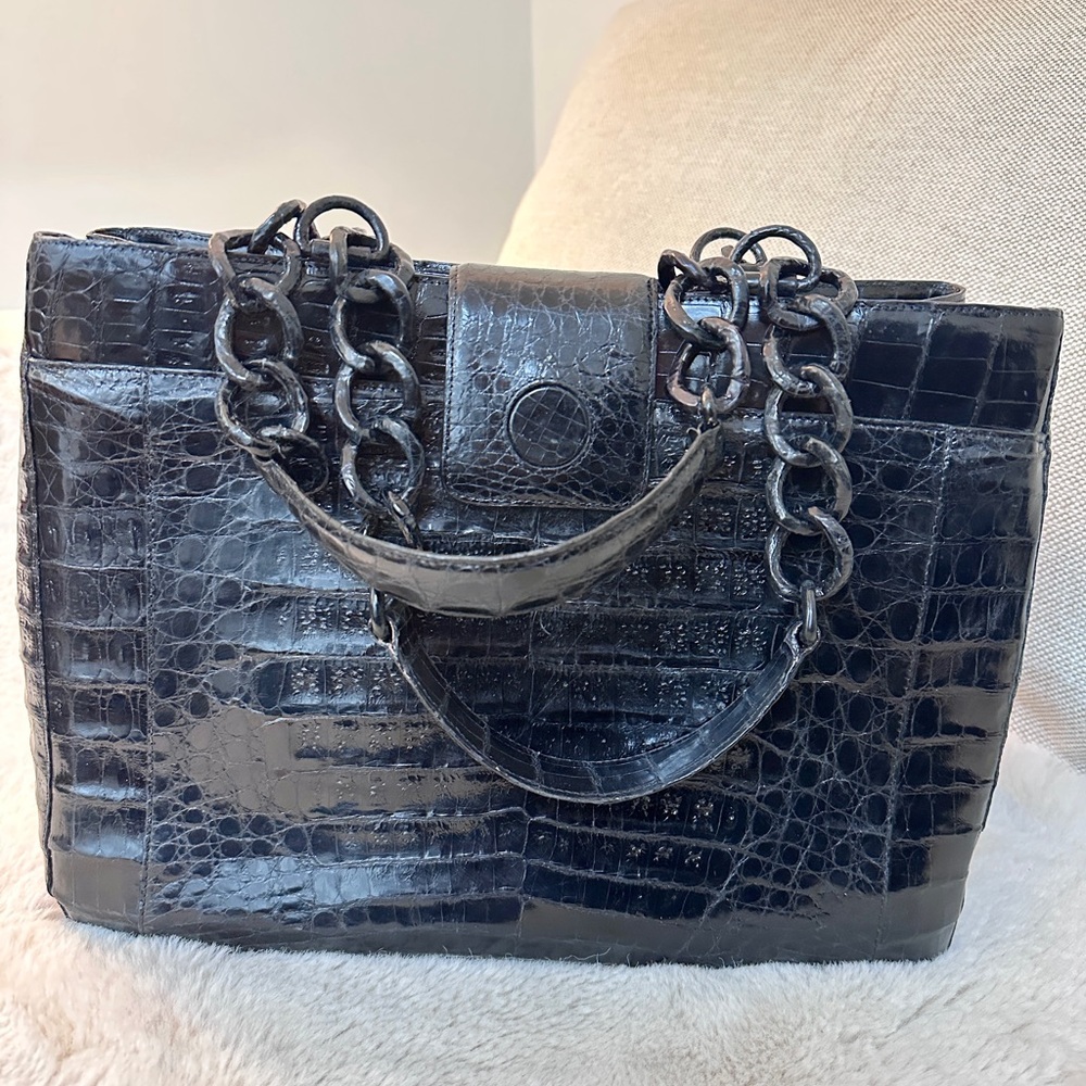 NANCY GONGALES ALLIGATOR SHOULDER HANDBAG.
Like New - Picture 10 of 14